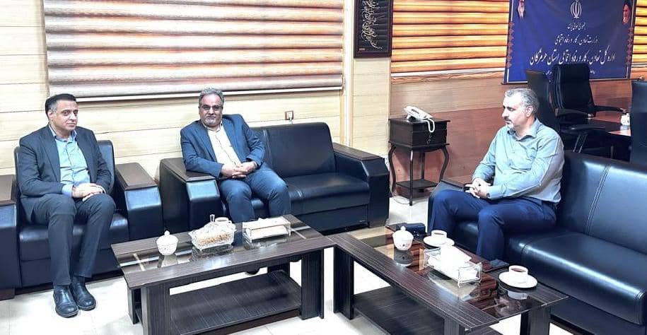 دیدار مدیرعامل شرکت سیمان هرمزگان با مدیرکل تعاون، کار و رفاه اجتماعی استان هرمزگان