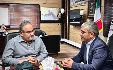 بازدید فرماندار شهرستان بندر خمیر از معادن و خط تولید شرکت سیمان هرمزگان